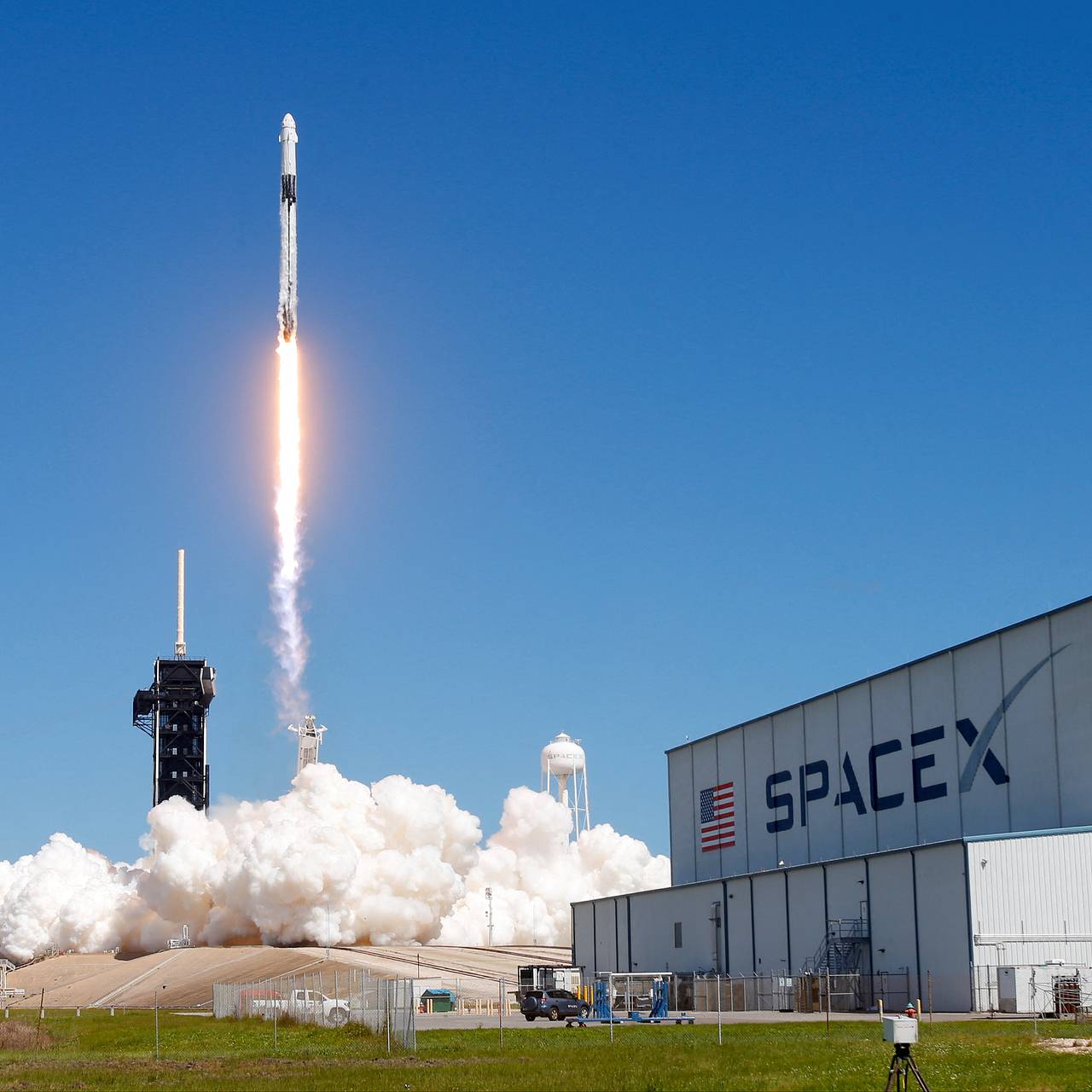      SpaceX     -   