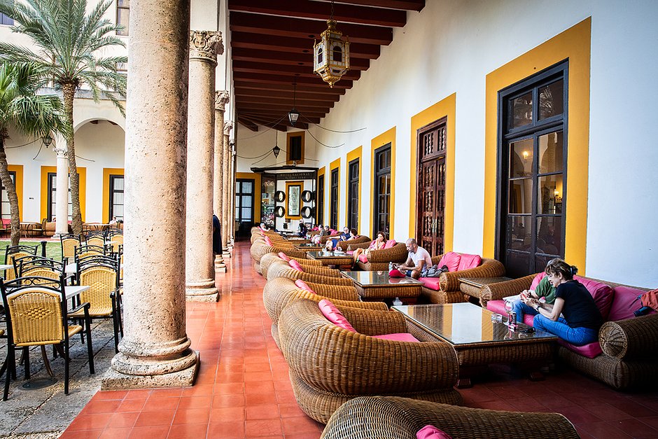Отель «Насьональ де Куба» — историческая гостиница в Гаване, построенная в испанском эклектическом стиле в 1930 году