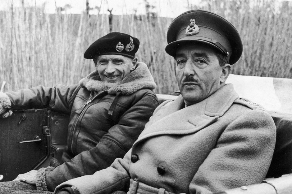 Генералы Бернард Монтгомери (слева) и Алан Брук, 28 декабря 1943 года 