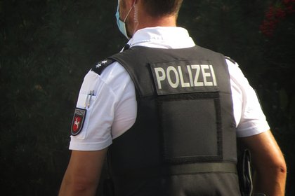 В Германии демонстранты ранили 22 полицейских