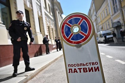 В Латвии начали штрафовать жителей за поздравления с Днем Победы 9 мая в сети