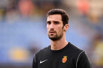 Hospitalized PSG goalkeeper addresses fans