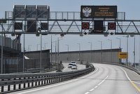 Как сейчас попасть в Крым: закрыт Крымский мост, временно остановлены поезда и паромы 