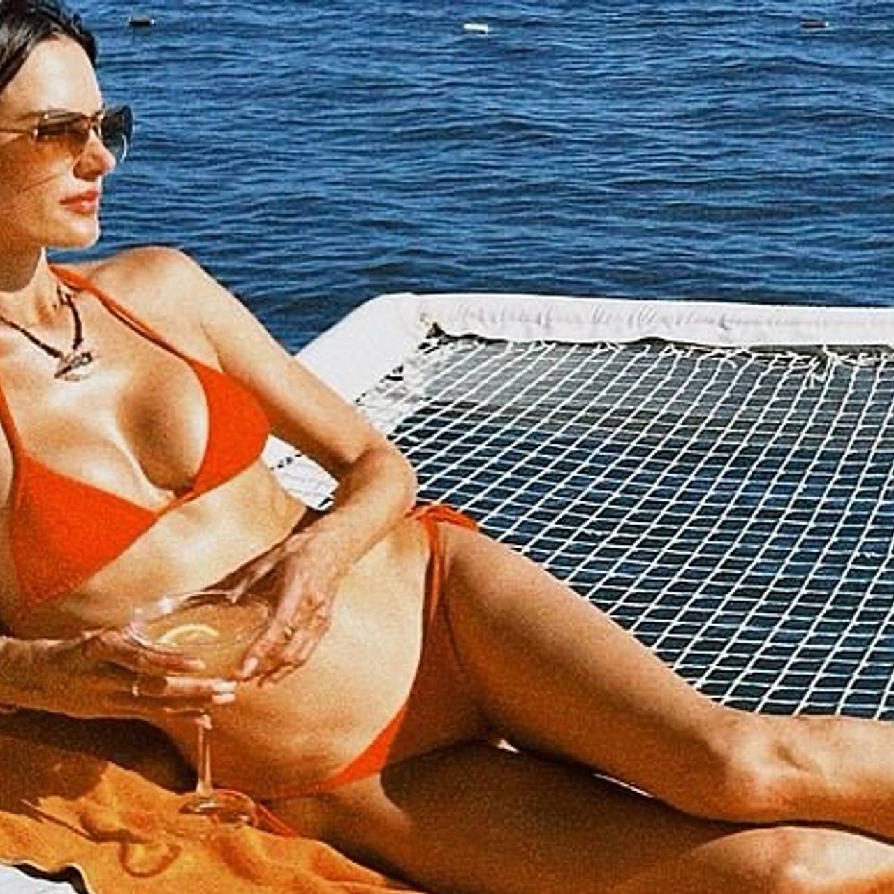 Фото: @alessandraambrosio 