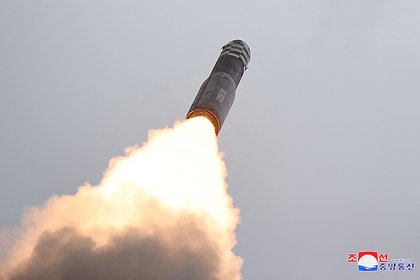 Северная Корея запустила две баллистические ракеты в сторону Японии