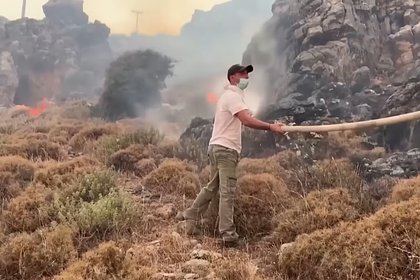 Опубликовано видео с охваченного пожарами греческого острова