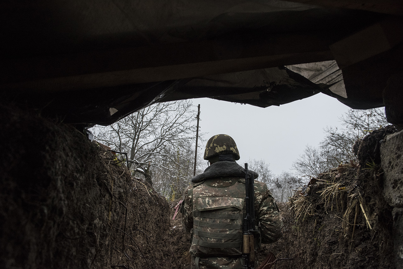 Летом родники все пересохли» Россиянин больше года возит воду для солдат в  зоне СВО. Питье для них закупают суворовцы: Общество: Россия: Lenta.ru