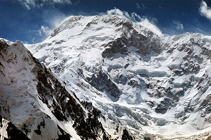 Трое российских альпинистов пропали при восхождении в Киргизии