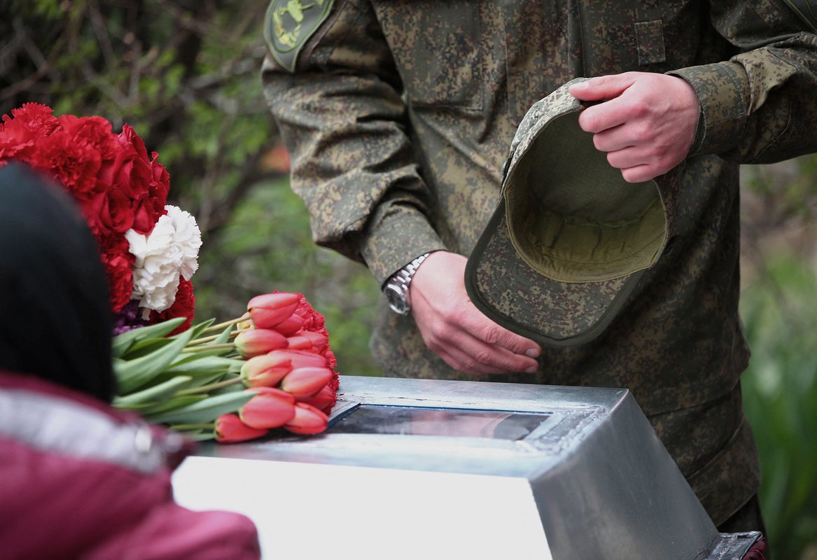 Вдова солдата. Выплаты родственникам военнослужащего погибшего на сво. Литва и Польша готовят своих солдат для войны.