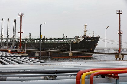 Поставкам российской нефти в Индию предсказали рекордное падение