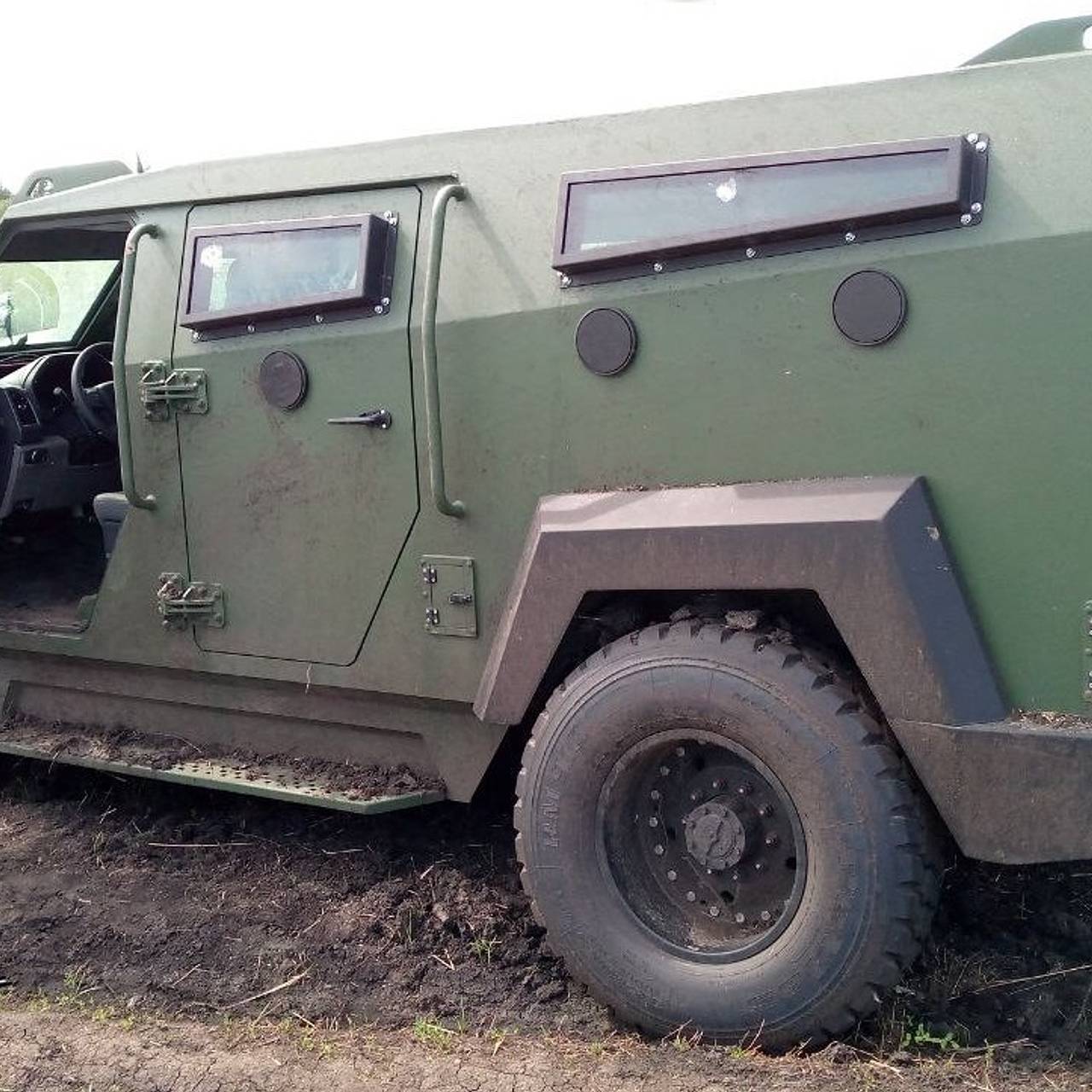 Российские военные добыли в качестве трофея бронеавтомобиль ВСУ | Политика