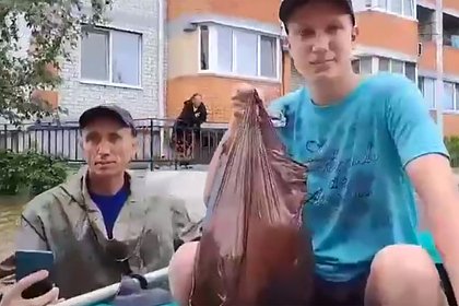 Заработавшее после ливней «водное такси» в российском городе сняли на видео