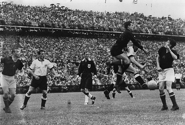 Финальный матч чемпионата мира 1954 года между сборными ФРГ и Венгрии