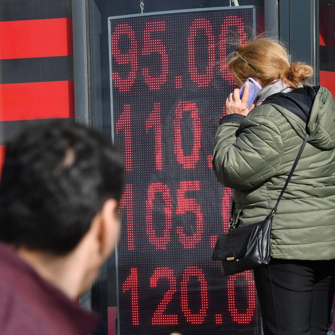 Доллар дороже 100 рублей. Чего дальше ждать от курсов валют?