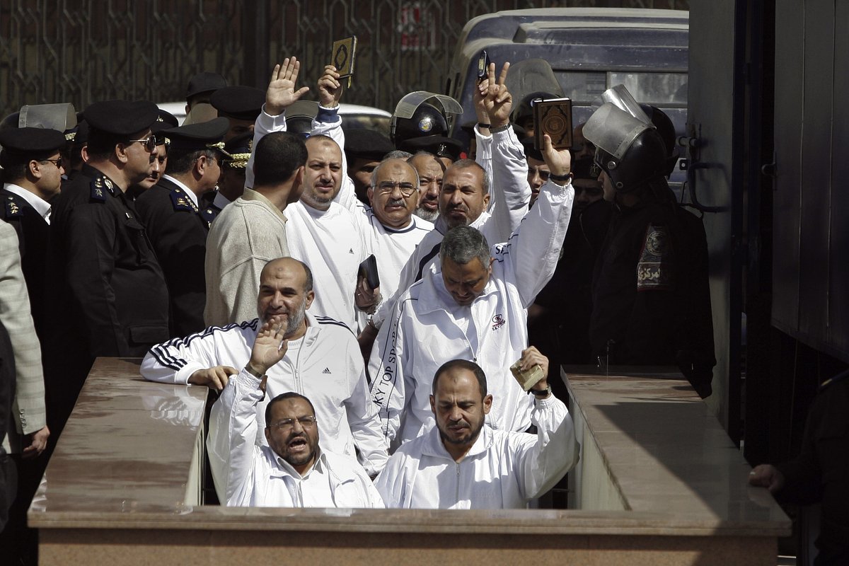 Члены движения «Братья-мусульмане» в суде в Каире, 28 февраля 2007 года