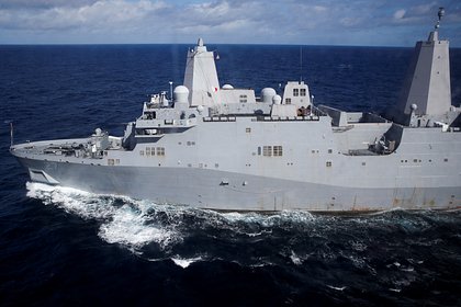 Военно-морской флот США впервые в истории остался без командующего