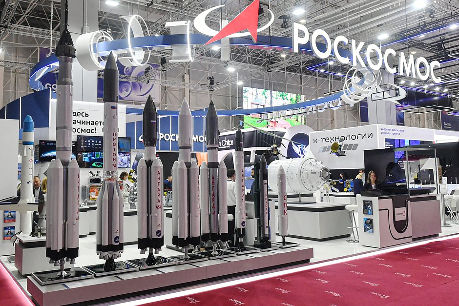 Стенд госкорпорации «Роскосмос» на выставке в рамках Международного военно-технического форума «Армия-2023»