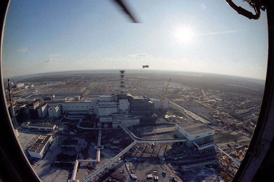 26 апреля 1986 года произошел взрыв на четвертом энергоблоке АЭС в ходе испытаний оборудования во время остановки реактора для очередного планово-предупредительного ремонта