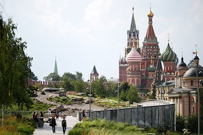 «Зарядье» напротив Кремля возобновило работу после эвакуации
