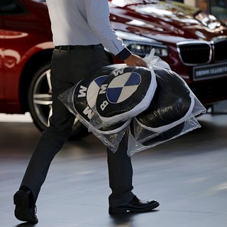 BMW и Audi ограничили работу своих онлайн-сервисов в России