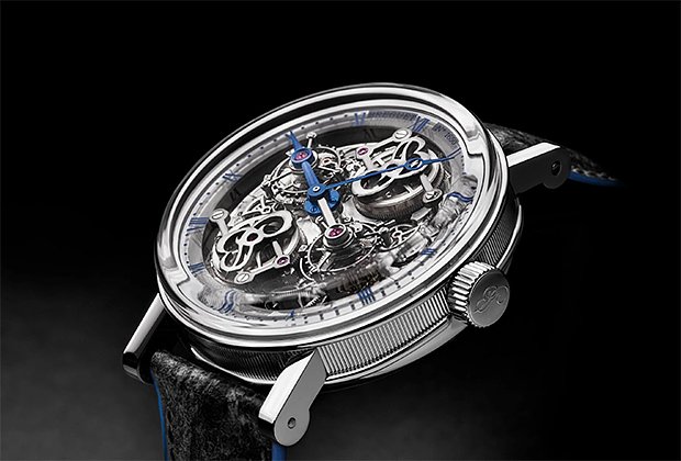 Часы Breguet Classique Double Tourbillon 5345 Quai de l’Horloge в платиновом корпусе оснащены двумя турбийонами
