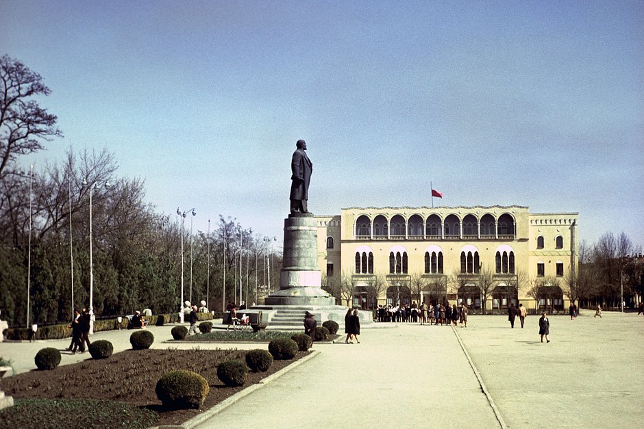 Здание обкома КПСС в Грозном