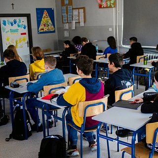 школьницы издевательства В школе Луцка учителя обвинили в издевательствах над учениками | Стайлер