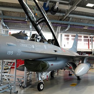 Назван срок подготовки украинских летчиков F-16