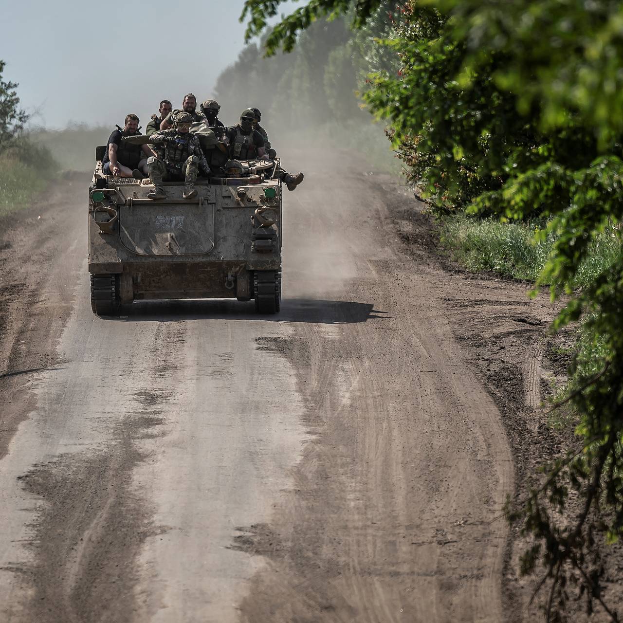 Украинские военные пожаловались на M113 времен войны во Вьетнаме: Украина:  Бывший СССР: Lenta.ru