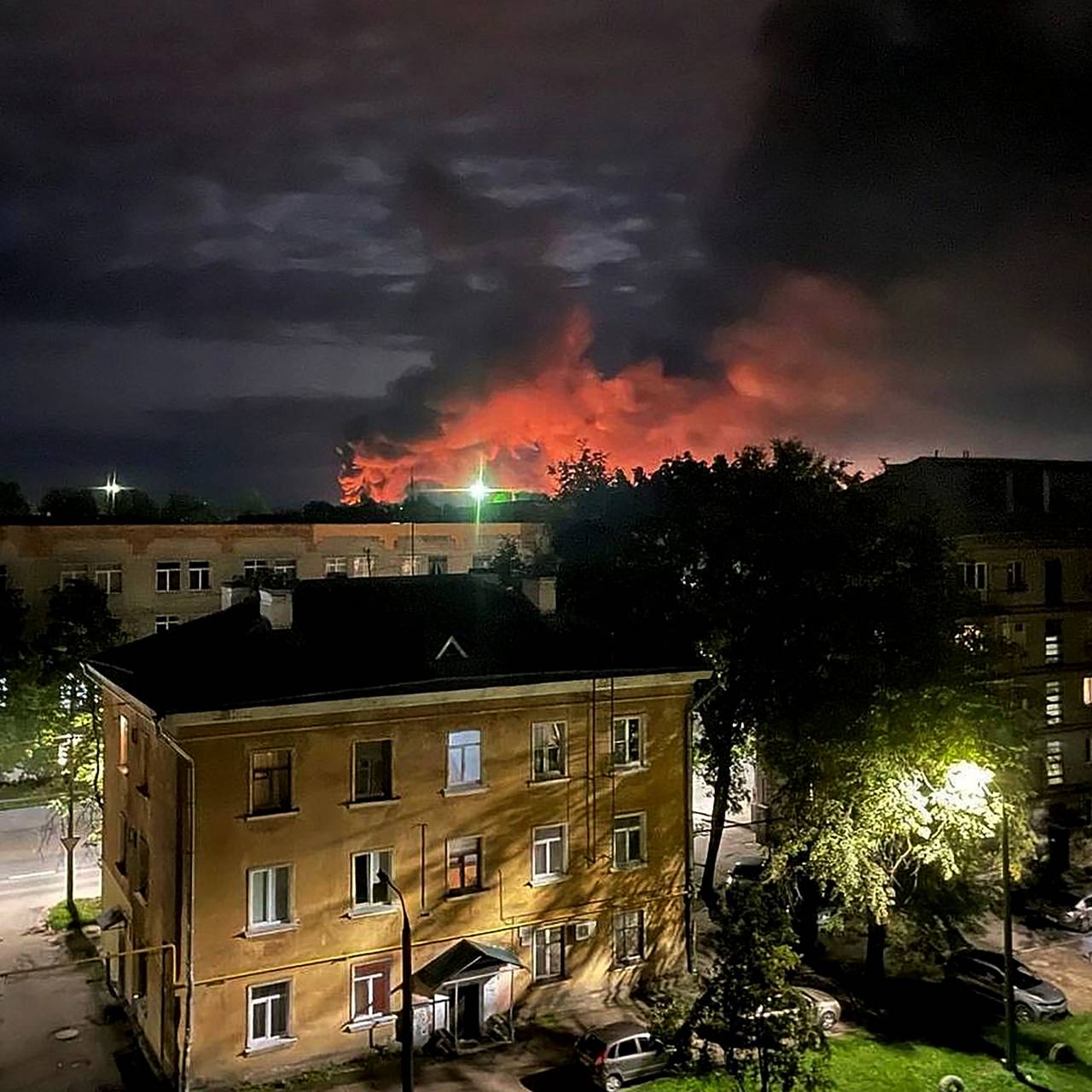 Аэропорт в Пскове атаковали дроны. Повреждены четыре военно-транспортных  самолета Ил-76: Происшествия: Россия: Lenta.ru