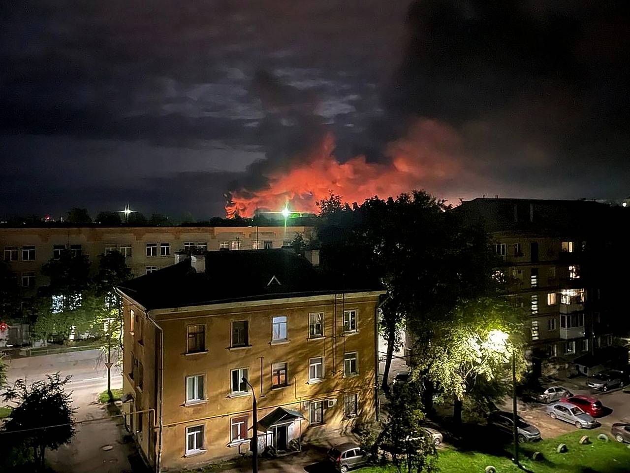 Аэропорт в Пскове атаковали дроны. Повреждены четыре военно-транспортных  самолета Ил-76: Происшествия: Россия: Lenta.ru