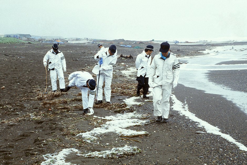 Поиск тел пассажиров Boeing 747 в Японии, 11 сентября 1983 года