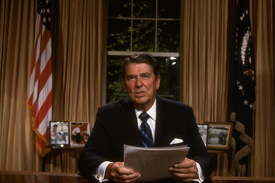 Президент США Рональд Рейган во время своего выступления 1 сентября 1983 года 