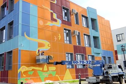 Фасады трех новых школ в Бурятии украсили муралами по восточным мотивам