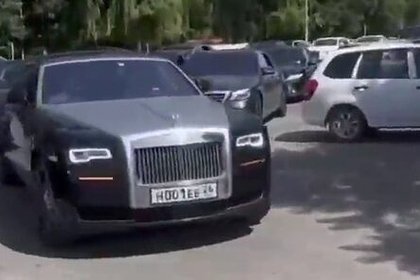 Кортеж из 14 Rolls-Royce со свадьбы в Чечне попал на видео