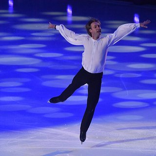 Плющенко заплатил российскому фигуристу 10 тысяч долларов