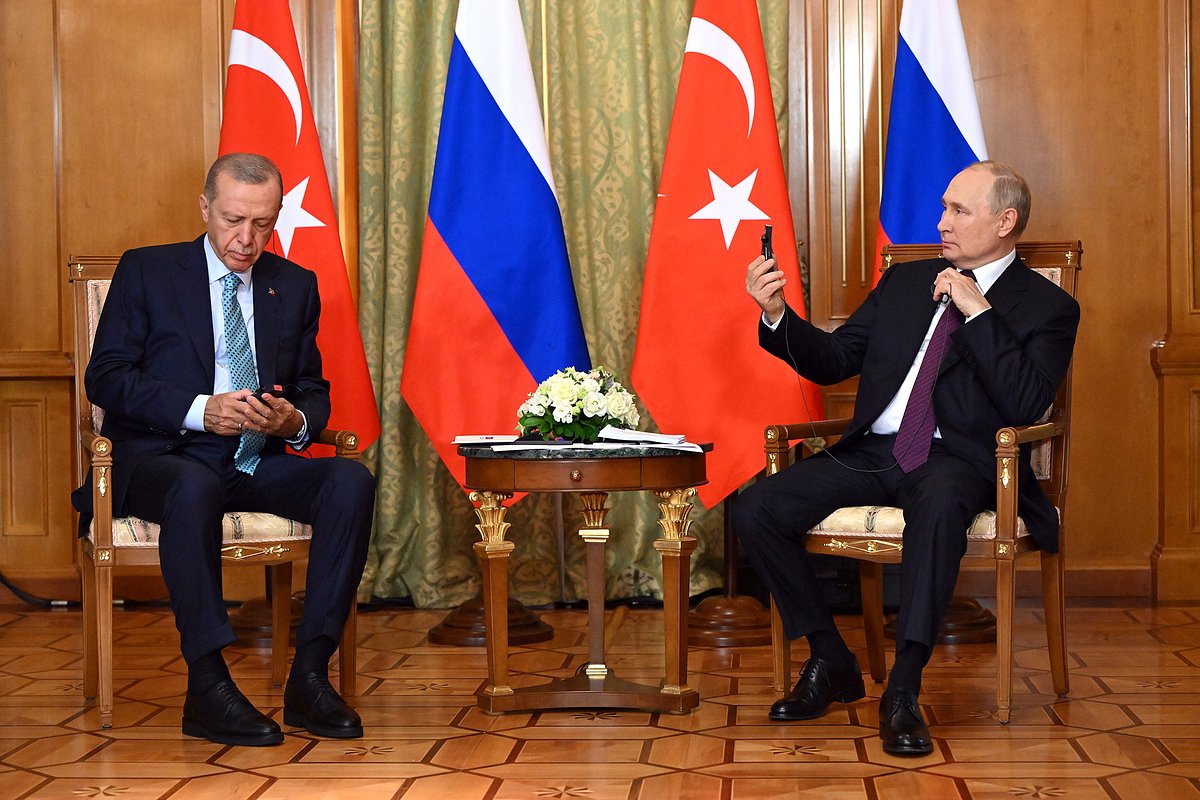 Эрдоган предложил стать посредником в переговорах по Украине. Что ответил Путин и о чем договорились лидеры?