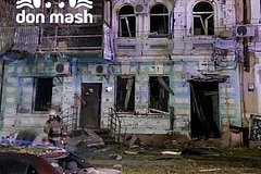 Российские регионы вновь атаковали дроны. В Ростове-на-Дону пострадал человек, повреждены машины и фасады домов
