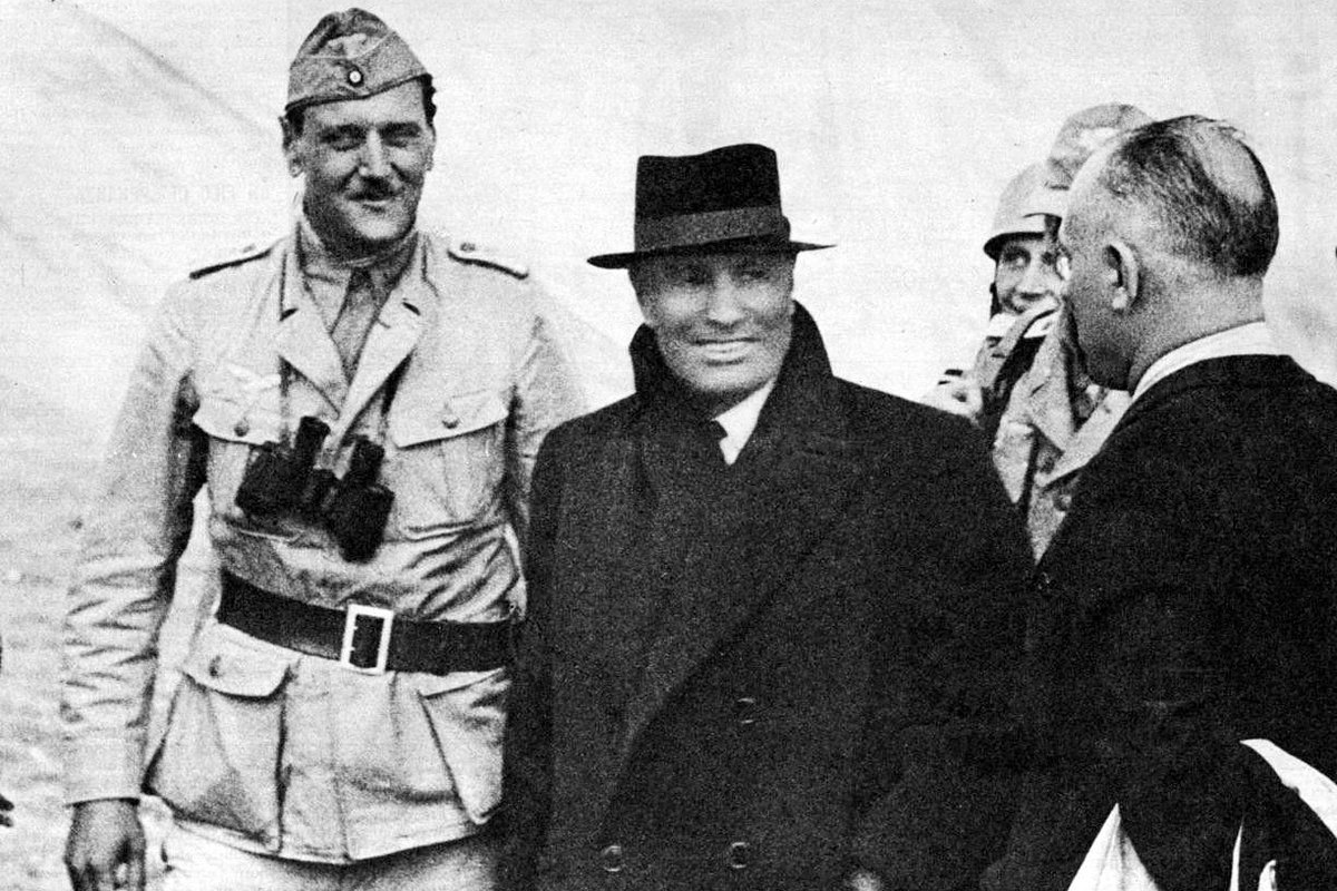 Отто Скорцени с освобожденным им Бенито Муссолини (в штатском), 12 сентября 1943 года 