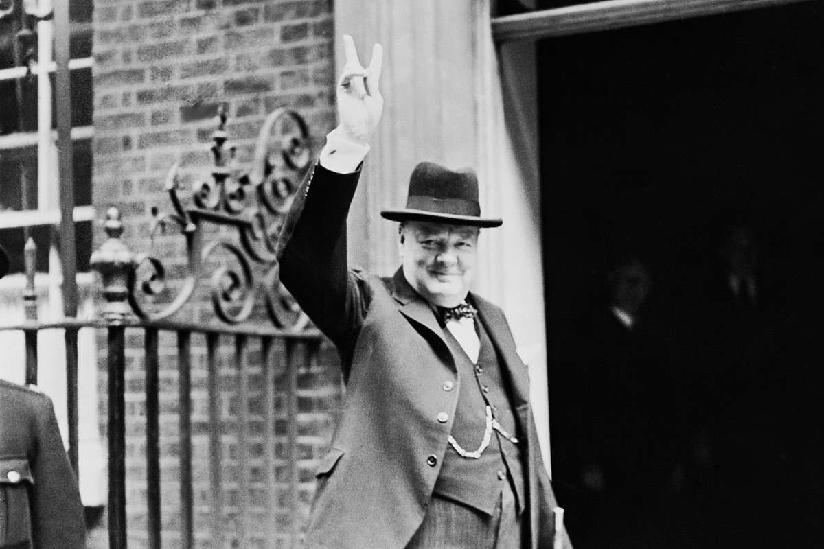 Премьер-министр Великобритании Уинстон Черчилль