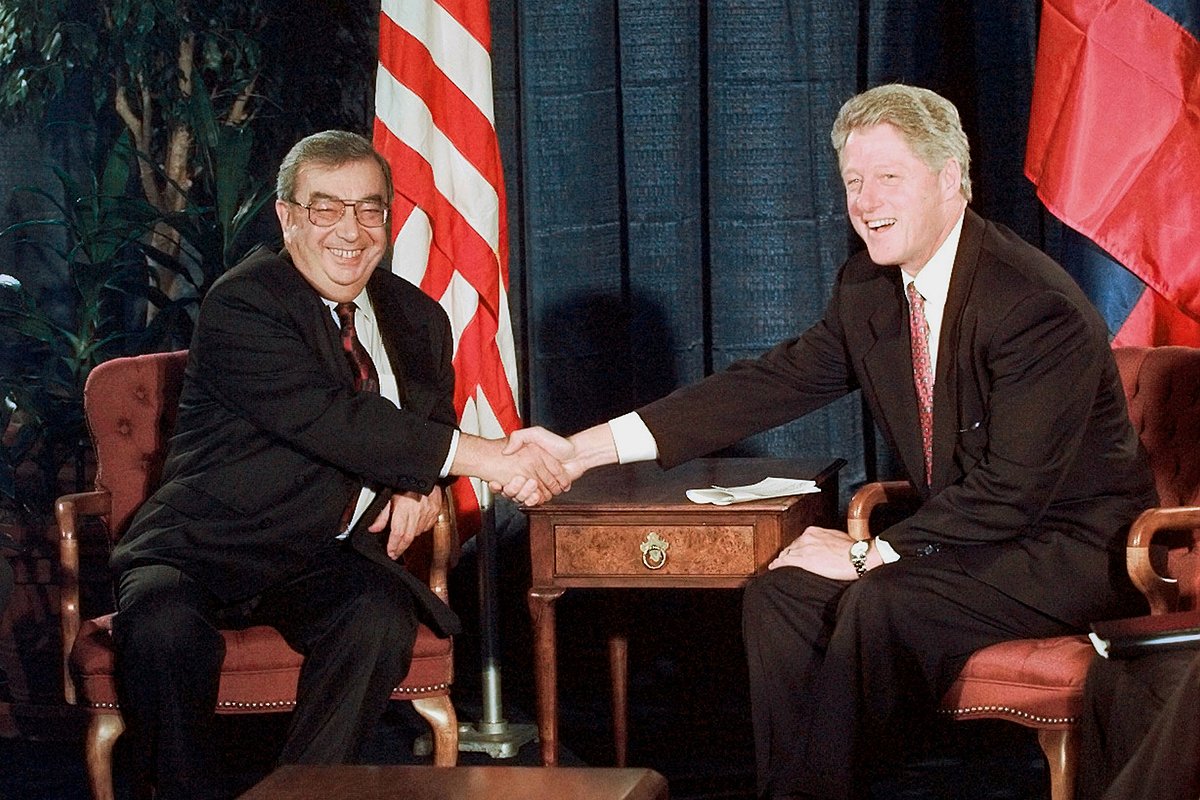 Министр иностранных дел России Евгений Примаков на встрече с президентом США Биллом Клинтоном, 24 сентября 1996 года 