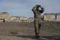 Азербайджан перебрасывает на границу с Арменией войска и боевую технику. Почему новая война в Карабахе почти неизбежна?