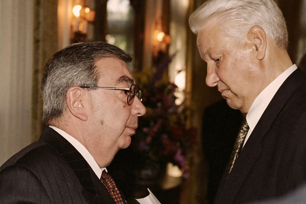 Премьер министр ельцина бывший. Примаков 1998. Примаков и Ельцин. Примаков и Маслюков.
