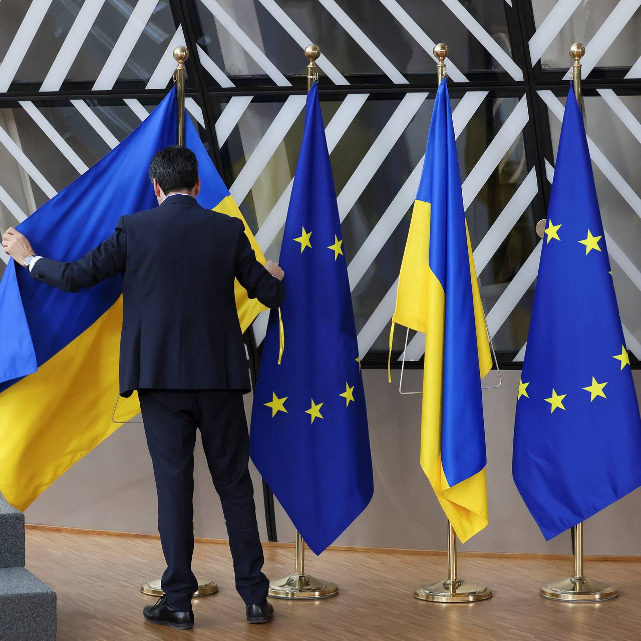 Членство украины. Европейский Союз и Молдова. Флаг Украины. Знамя Украины. Знамя президента Украины.