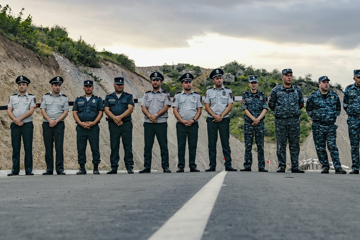 Сотрудники правоохранительных органов на границе Армении с Азербайджаном и НКР, 2022 год 