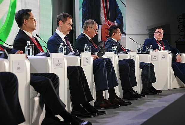 ВЭФ-2023. Панельная дискуссия «Китайский бизнес в России: перспективы дальнейшего роста»