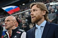 Карпин призвал российских футболистов уезжать в Европу. Что об этом думают игроки и тренеры?