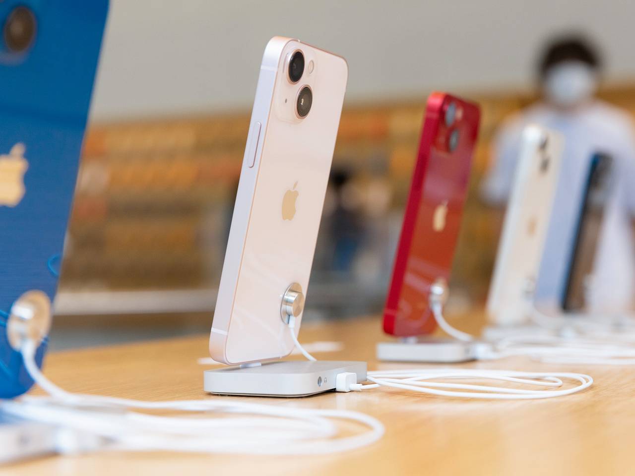 Apple прекратила продажи iPhone 13 mini: Гаджеты: Наука и техника: Lenta.ru