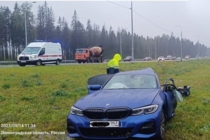 Разорванное на части BMW на российской трассе попало на видео