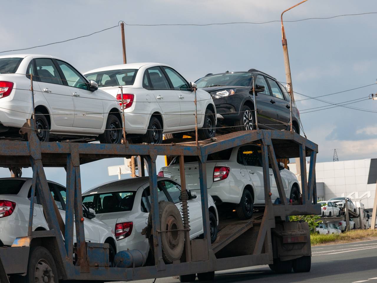 Российские автомобили рекордно подорожали: Бизнес: Экономика: Lenta.ru